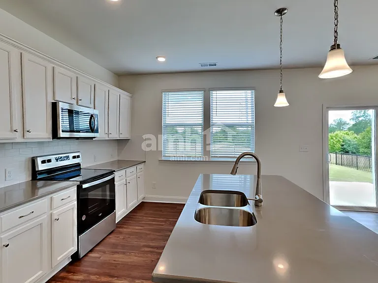 151 Hazel Park Dr — Photo 4