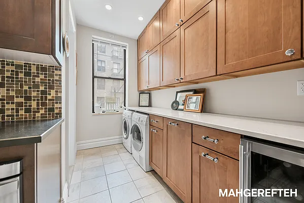 Sold by R New York | media 8