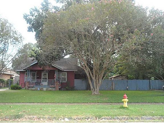 2nd image of 3229 Lancaster St