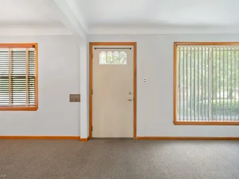 8211 Whittington Dr — Photo 3