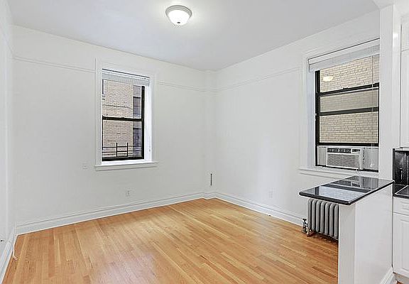 4th image of 359 Fort Washington Ave APT 1E