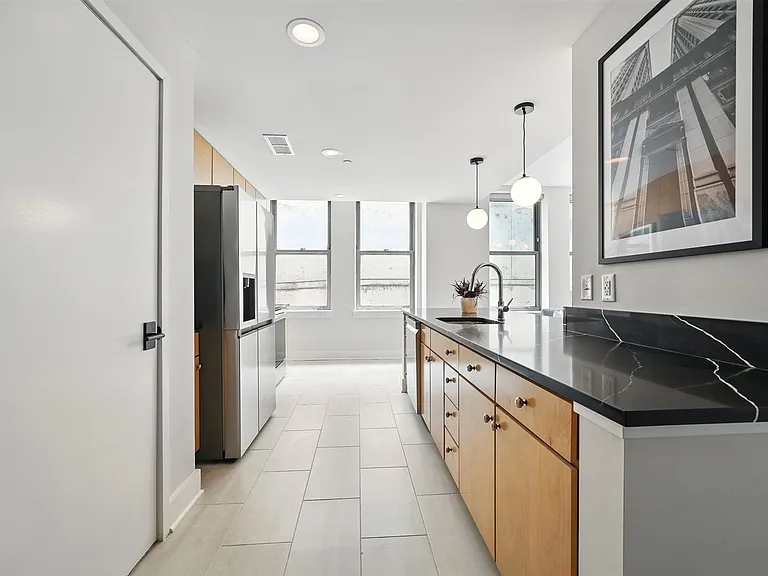 314 N Broadway Ave #806 — Photo 7