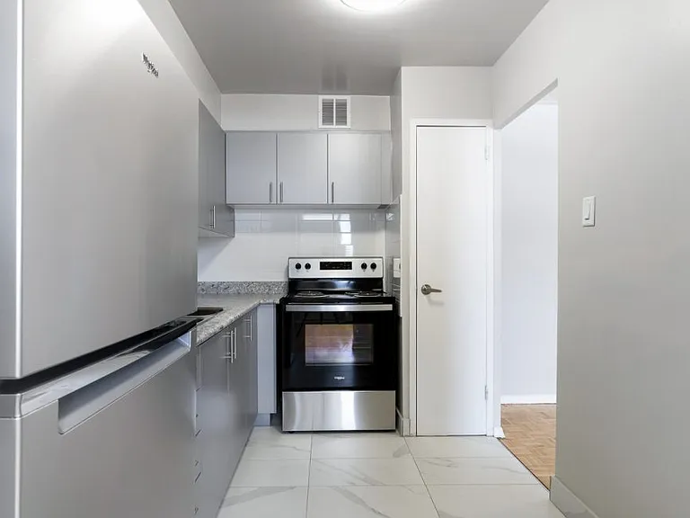 3875 Sheppard Ave E — Photo 14