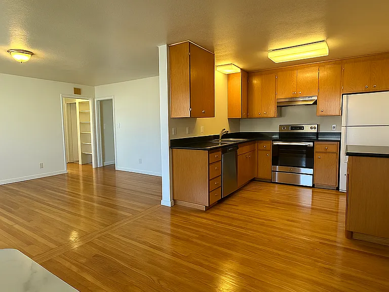 1821 Ogden Dr #12 — Photo 4