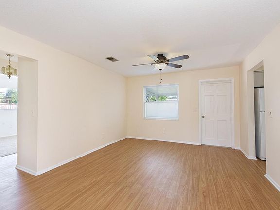 5th image of 2780 Locksley Rd