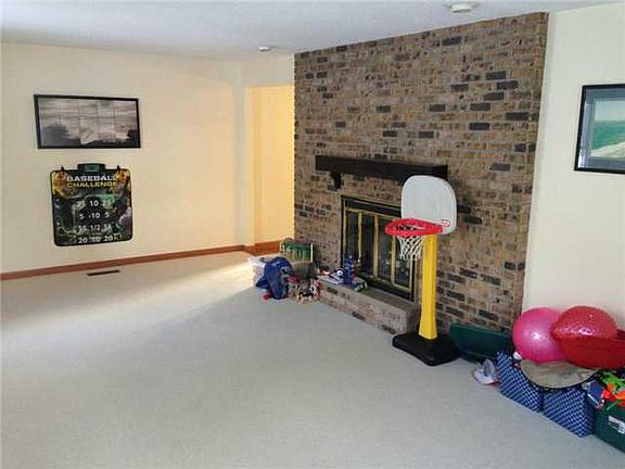3rd image of 511 Rosemont Ave