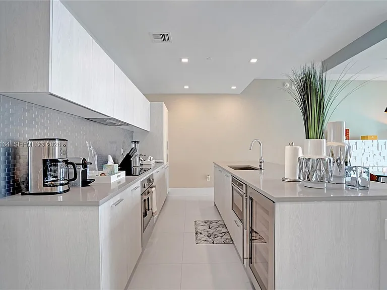 501 NE 31st St #Penthouse 4102 — Photo 10