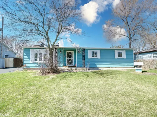 704 Livingston St, McHenry, IL 60050