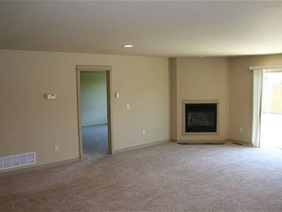 5th image of 756 Forestglen Dr #1