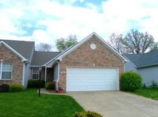 965 Village Circle Dr, Greenwood, IN 46143
