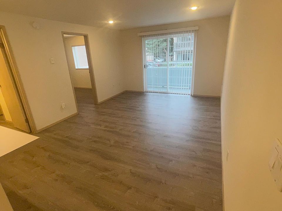 1st image of 2228 Eastlake Ave E APT 3