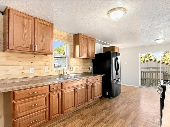 3rd image of 4630 Zion Dr