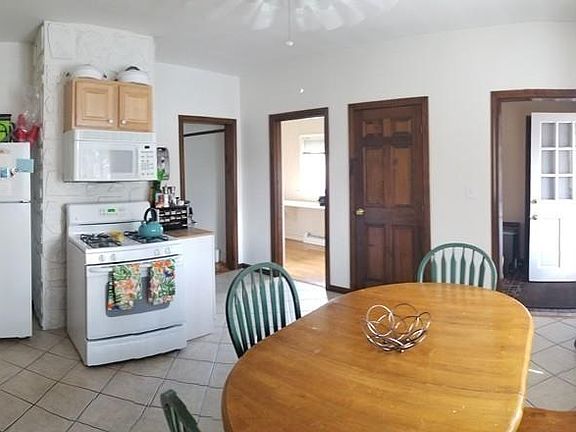 3rd image of 15 Bailey St #1