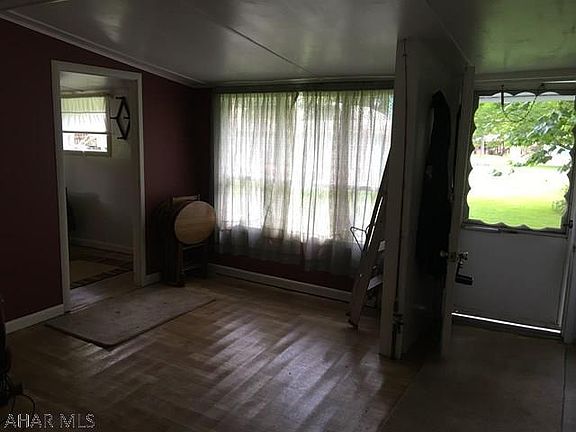 4th image of 118 Cottage Ave