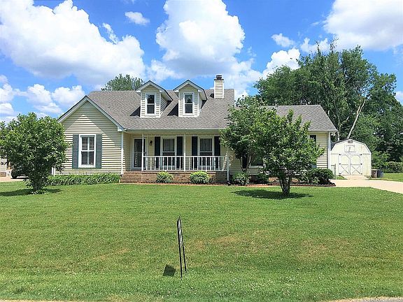 2nd image of 607 Windwood Dr