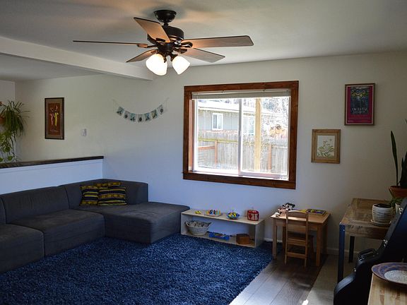 5th image of 879 Lakeshore Dr