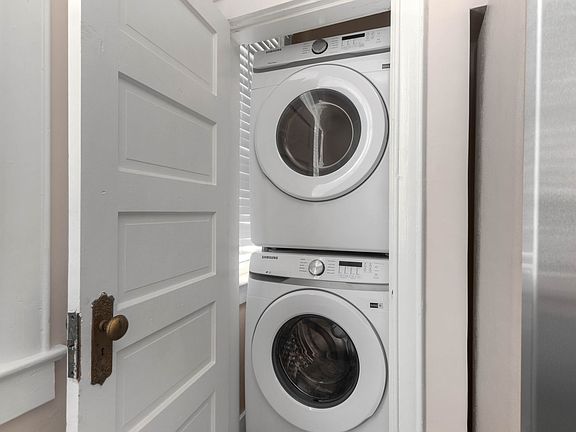 3rd image of 1229 Vinton Ave #2