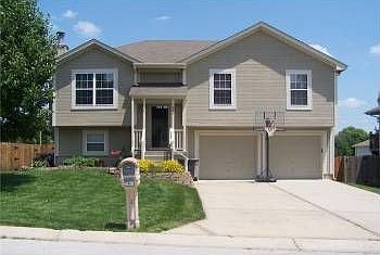 1st image of 423 N Savage Ct