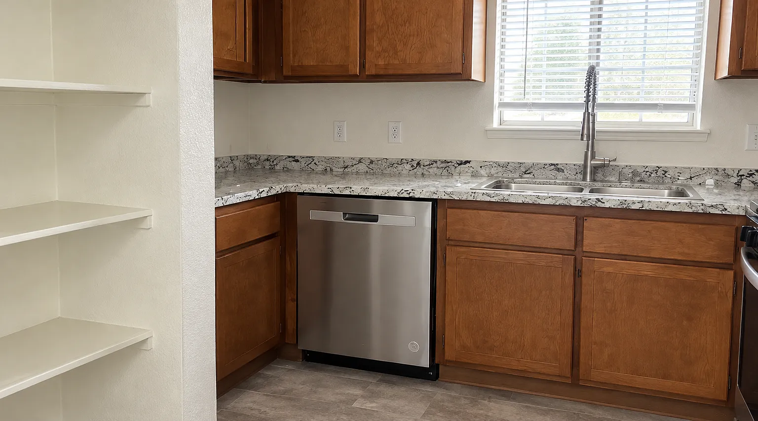 3134 Shriver Dr — Photo 4