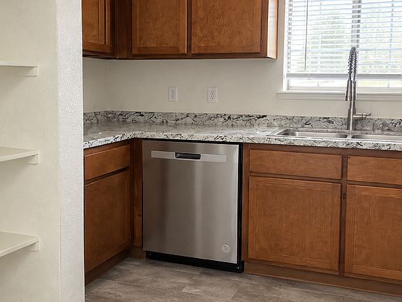 4th image of 3134 Shriver Dr