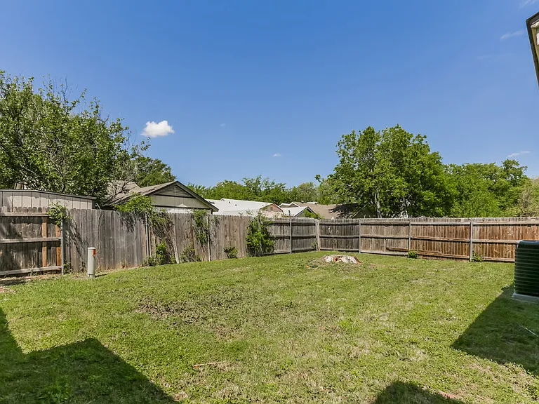 5532 Four Winds Dr — Photo 16