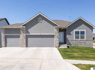 5614 N 177th St, Omaha, NE 68116