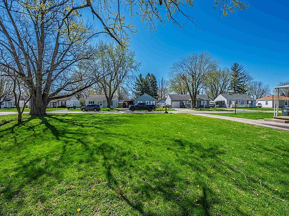 5th image of 1800 East Dr #23