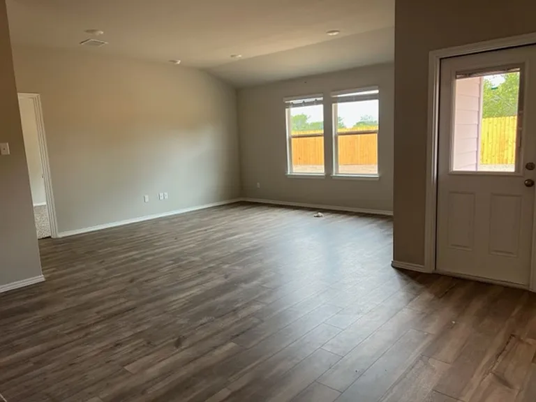 6917 Guadalupe Rd — Photo 5