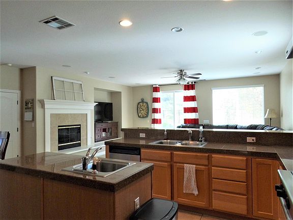 5th image of 1555 Glencrest Dr