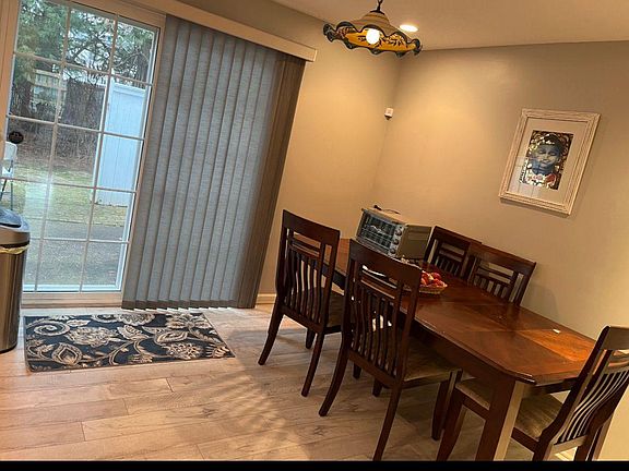 4th image of 36 McIntosh Cir