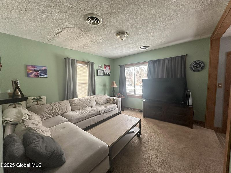 3rd image of 96 Morris Road