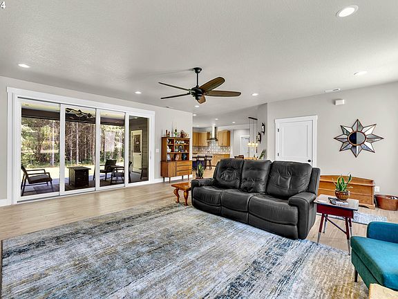 2nd image of 33503 NE 30th Ave