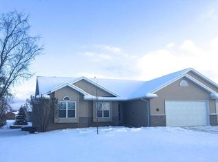 N1742 Medina Dr, Greenville, WI 54942