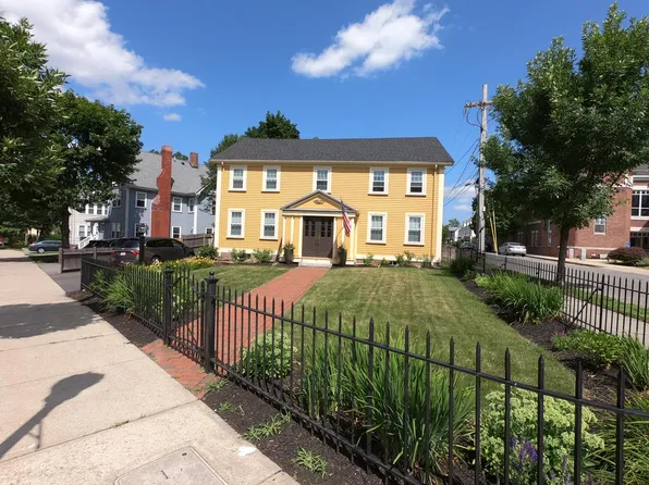 65 Harnden St APT 3, Reading, MA 01867