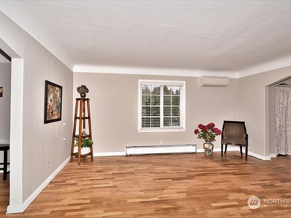 5th image of 1747 N Cambrian Ave