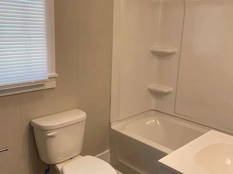 809 N Graham Ave — Photo 9