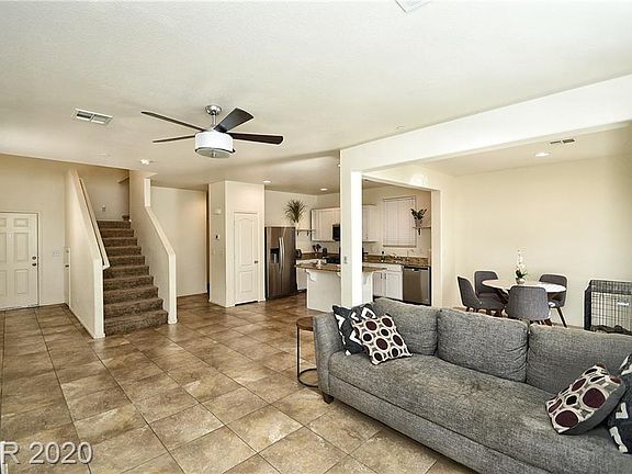 4th image of 1125 Blakes Field Pl