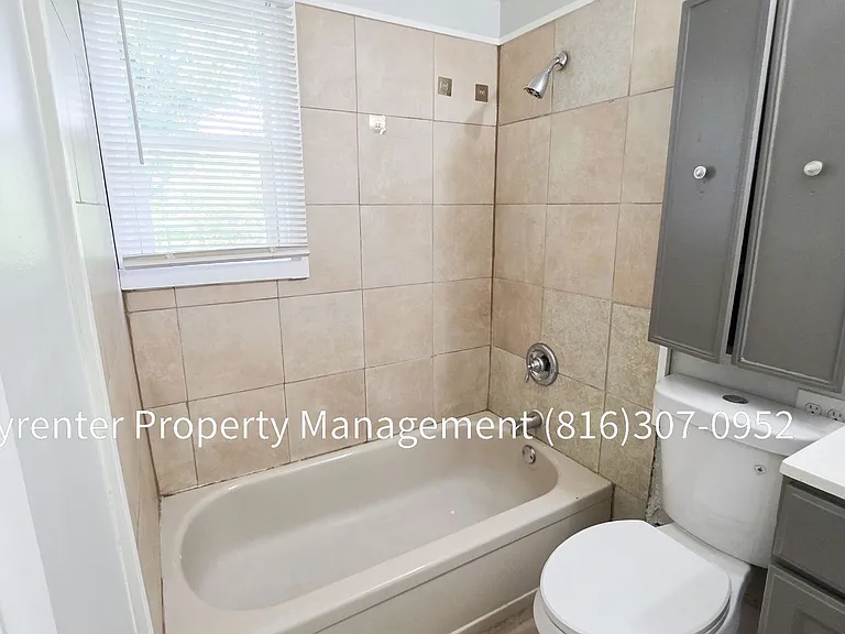 802 S Logan Ave — Photo 13