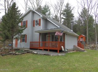 101 Bayberry Dr, Hawley, PA 18337