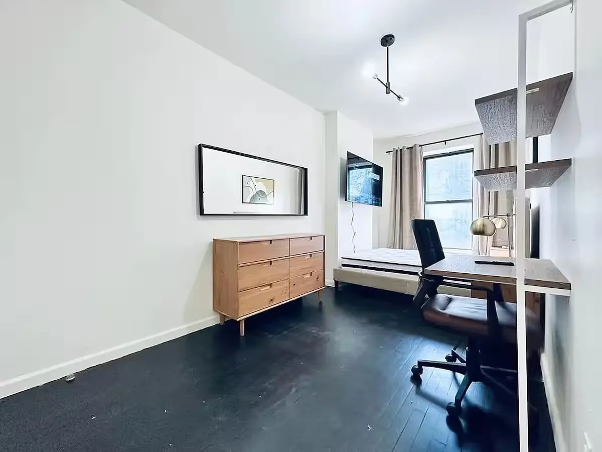4 bed, 1.5 bath, 1200 sqft, $1,110 — Photo 2
