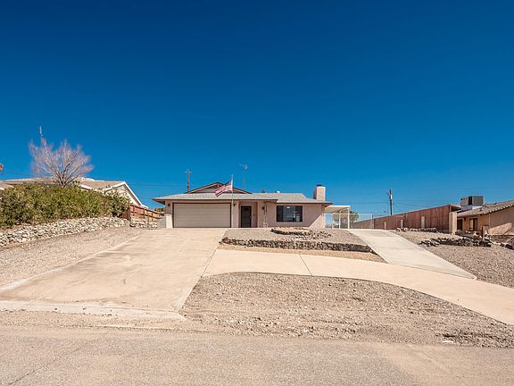 2nd image of 3262 Thunderbird Dr