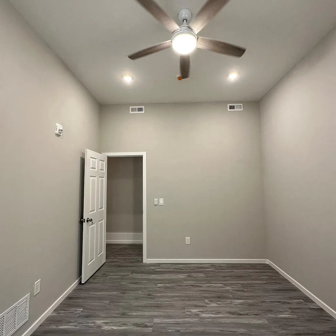 4 bed, $1,800 — Photo 4