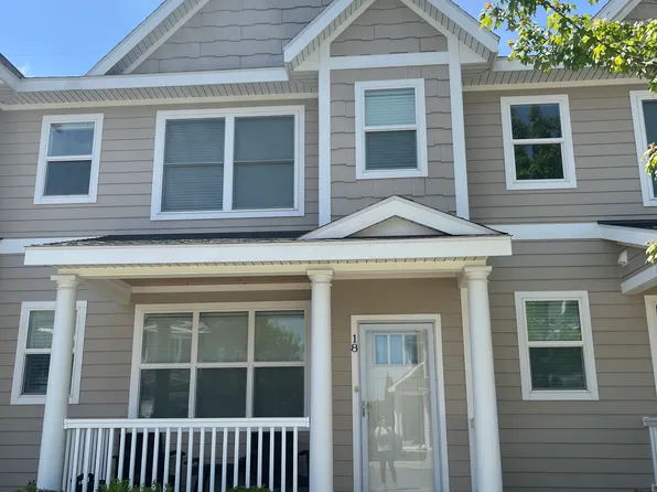 966 Lake Ridge Dr Unit 18, Traverse City, MI 49684