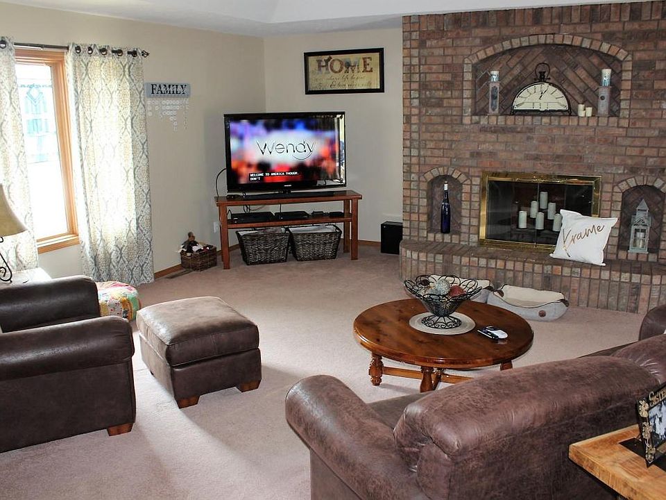 1st image of 26 Woodland Ave