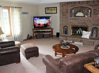 26 Woodland Ave, Kimberling City, MO 65686