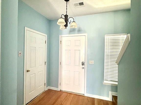 5th image of 3871 Pleasant Oaks Dr