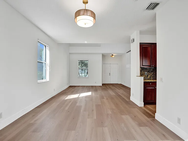 4214 NW 38th Dr — Photo 12