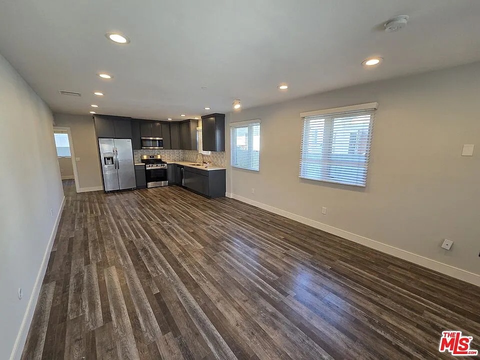 3 bed, 2.0 bath, $3,750 — Photo 2