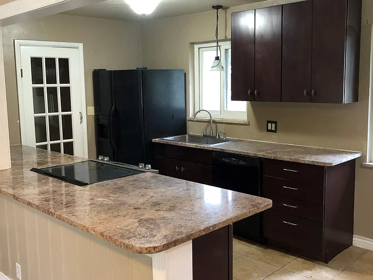 7990 Crest Dr — Photo 1