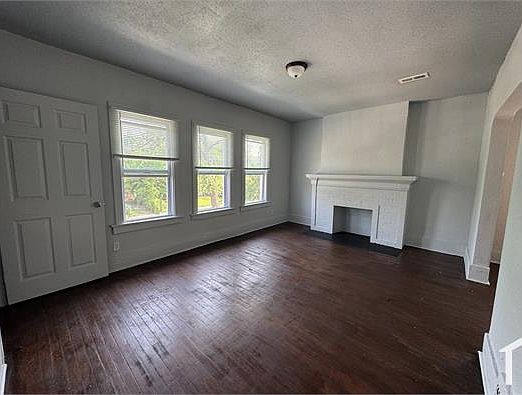 2nd image of 4782 Cortland St #4782